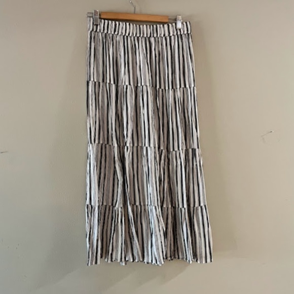 LOFT Striped Tiered Pull On Maxi Skirt, Sz M, EUC - Picture 3 of 6
